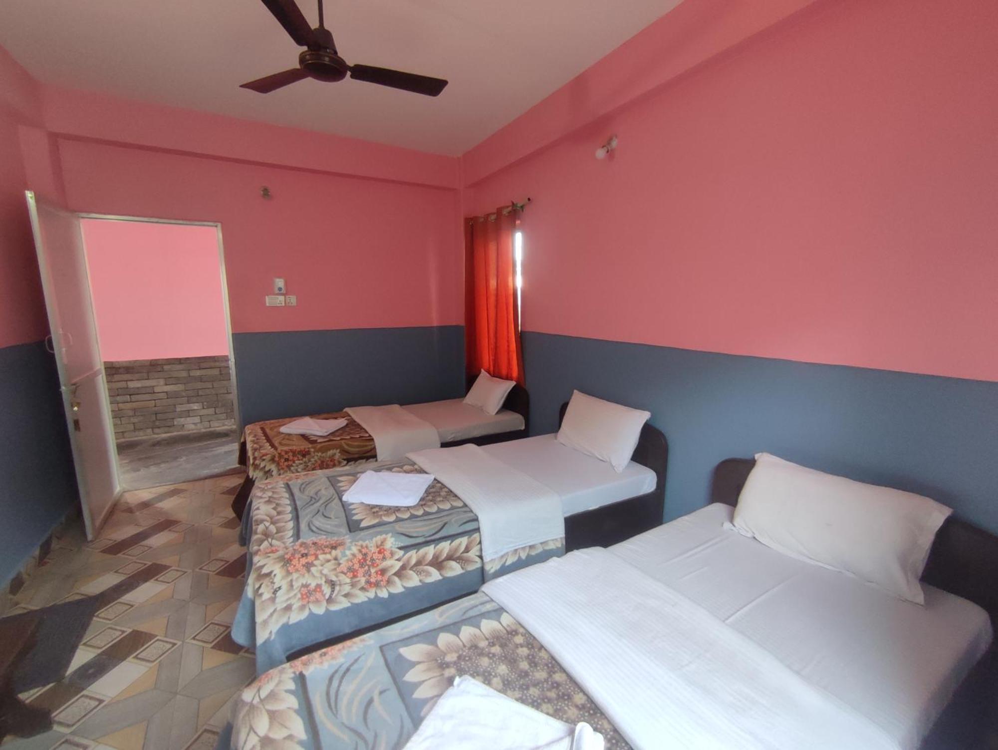 Krishna Inn Pokhara Exteriör bild
