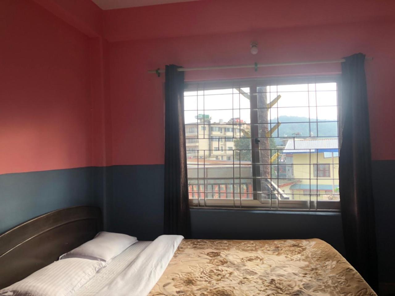 Krishna Inn Pokhara Exteriör bild