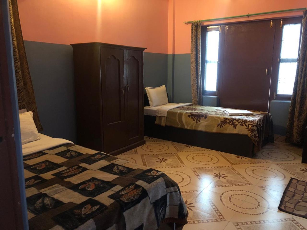 Krishna Inn Pokhara Exteriör bild