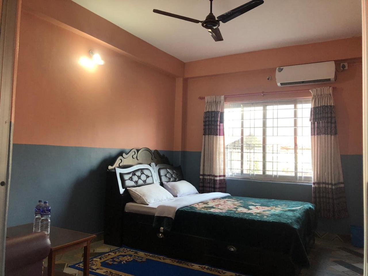 Krishna Inn Pokhara Exteriör bild