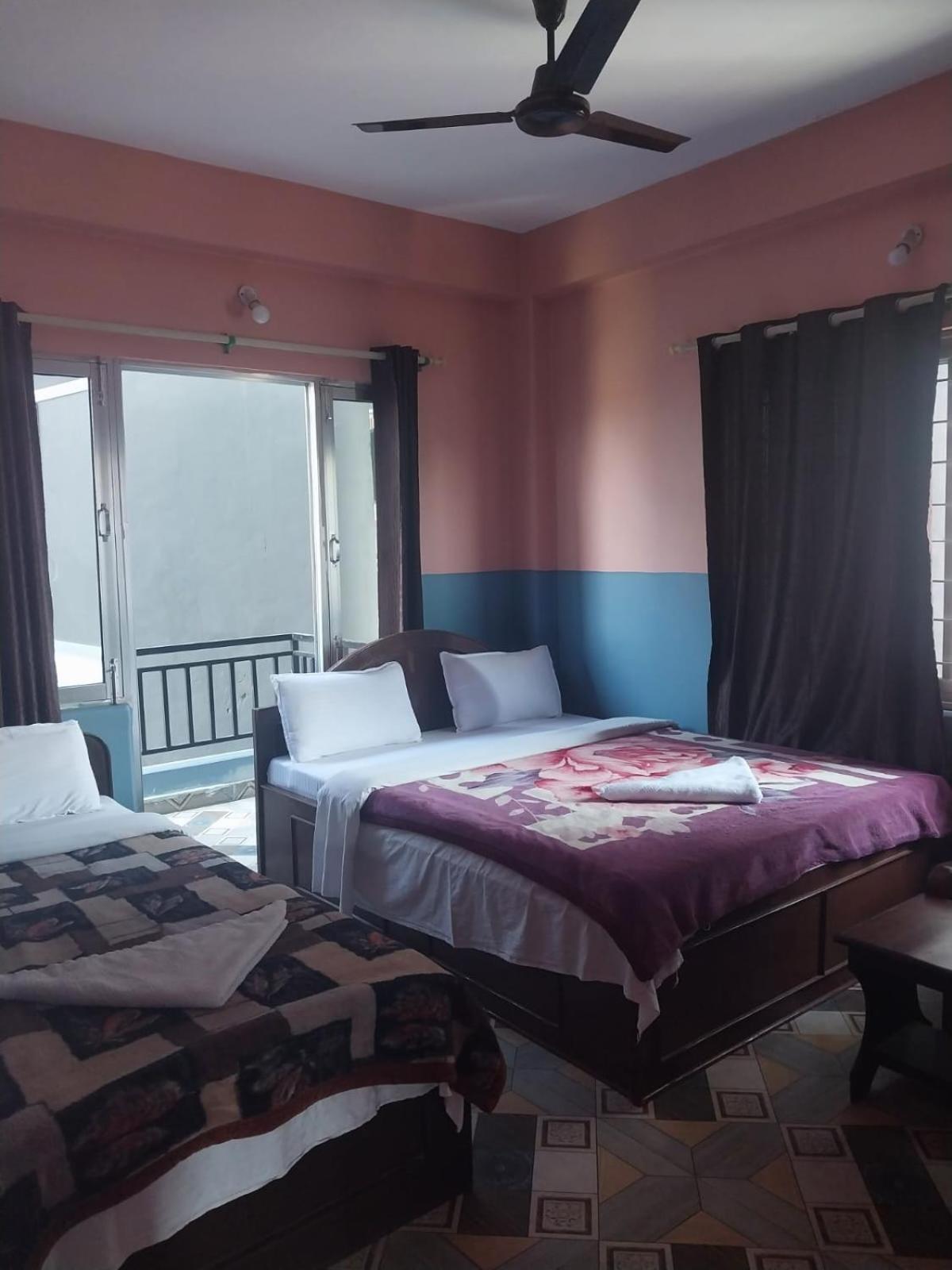 Krishna Inn Pokhara Exteriör bild